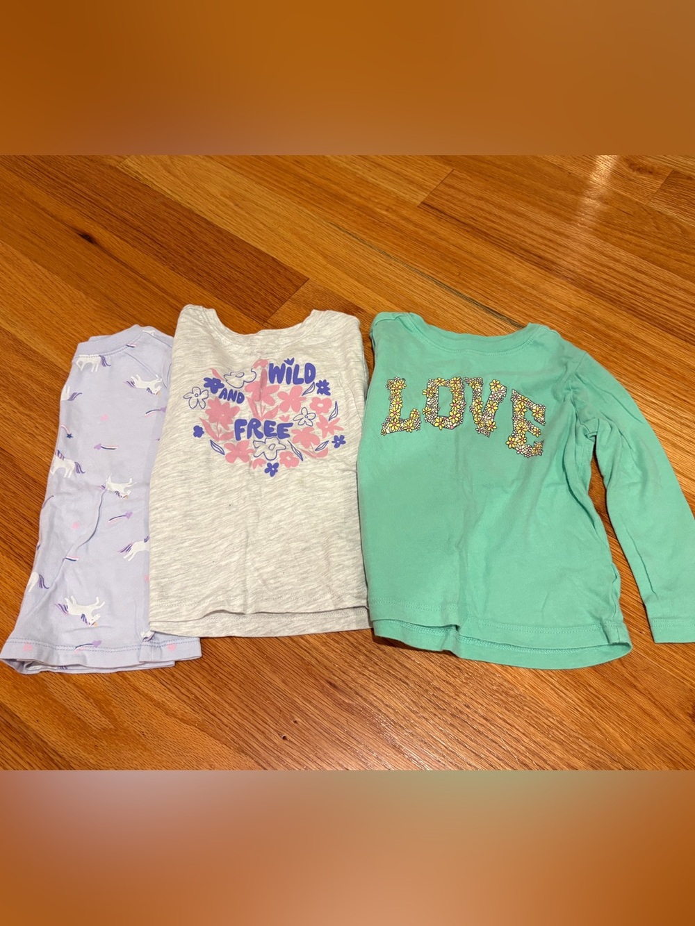 Old Navy Girls' Graphic Tees Long Sleeve- Mint, Light Gray & Lavender 3 pack